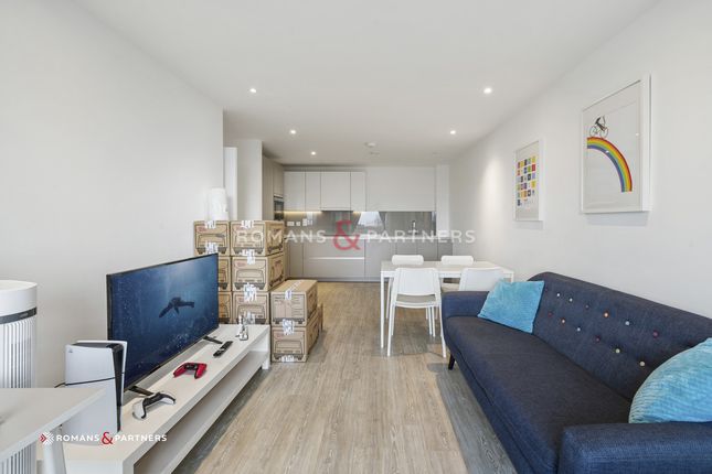 Flat to rent in Gaumont Place, Streatham