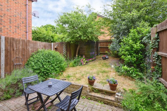 22, Wheat Croft, Cambridge photo 4