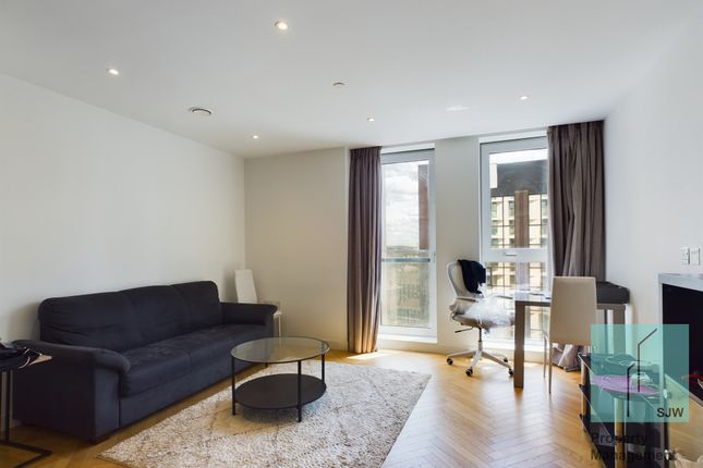 Thumbnail Flat to rent in Southwark Bridge Road, London