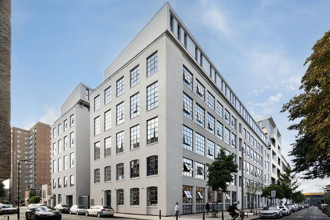 Flat for sale in Chatham Place, Hackney