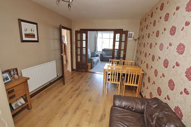 10, Little John Street, Grimsby photo 3