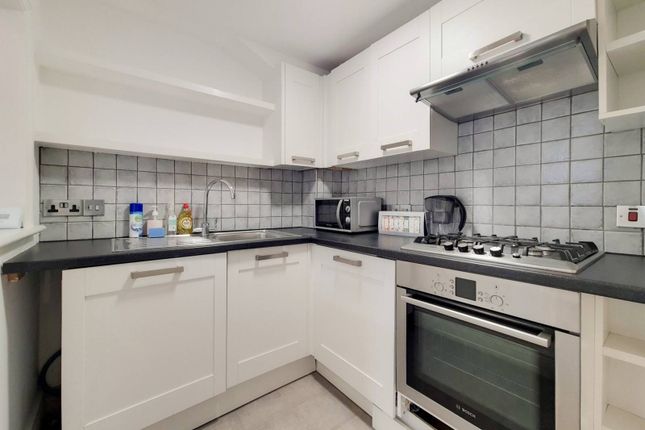 1-bed flat on Sutherland Avenue, Maida Vale, £400,000