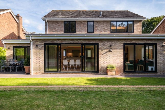 9, Lyndhurst Close, Canterbury photo 2