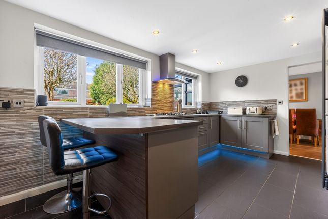 8, Harold Avenue, Dukinfield photo 4