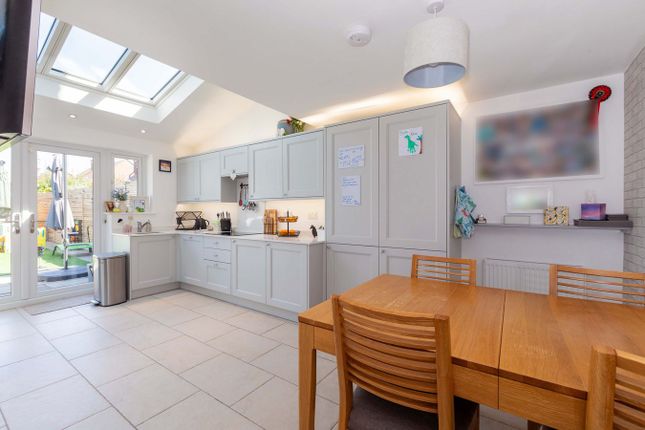 40, Talbot Avenue, Langley photo 4