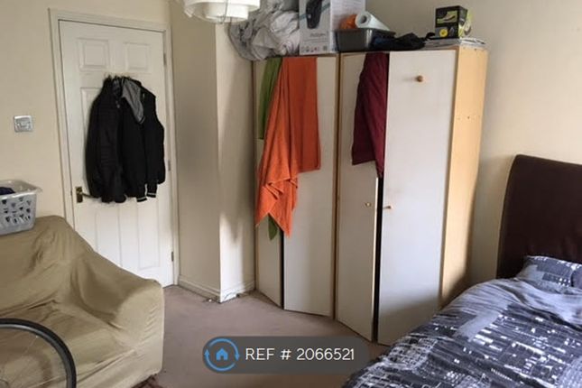 Room to rent in Harford Mews, London