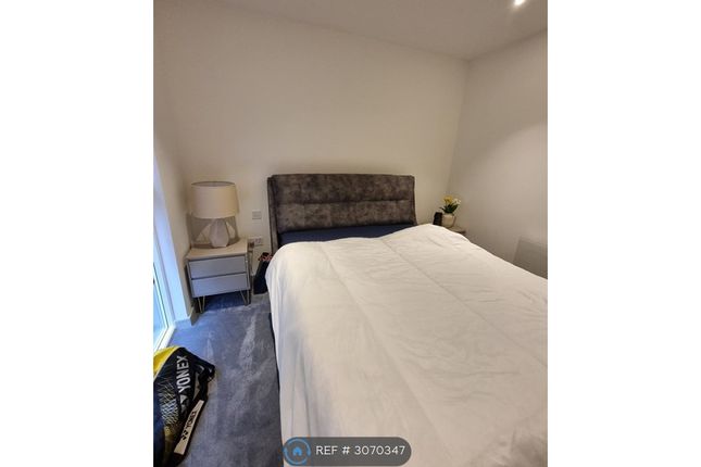 Flat  Lily House St Floor, Eden Grove, Staines-Upon-Thames photo 5
