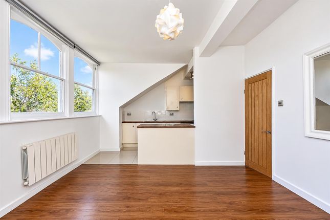 Flat 4, 52, Highcroft Villas, Brighton photo 4