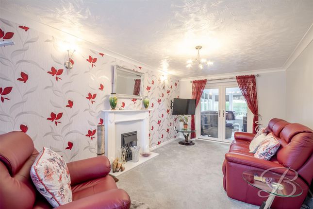 49, Chatsworth Road, Creswell photo 3