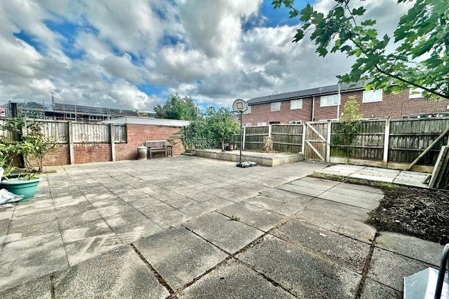342, Longridge, Knutsford photo 2