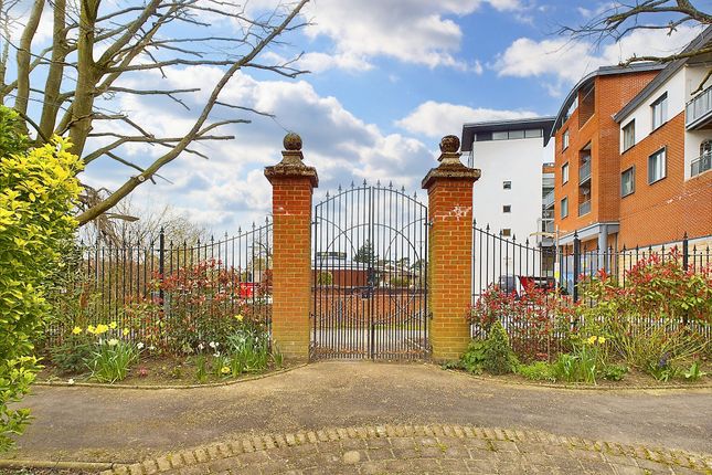 Town house for sale in Hewells Court, Black Horse Way, Horsham