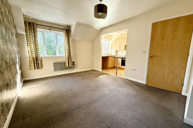 18 Kingfisher Close, High Street, Norwich photo 3