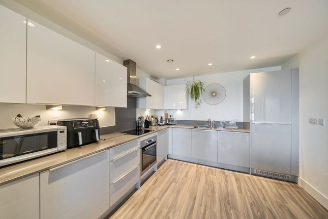 Flat 41, Callier House 3B Burnt Oak Broadway, Edgware photo 2