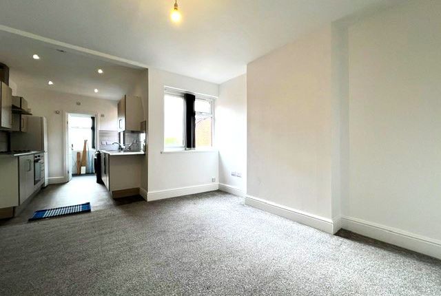 12, Victoria Street, Wigston, Leicester photo 2