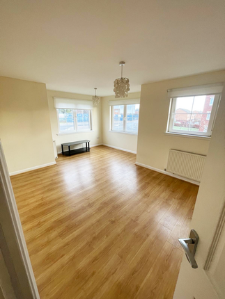 Flat to rent in Rigby Drive, Glasgow