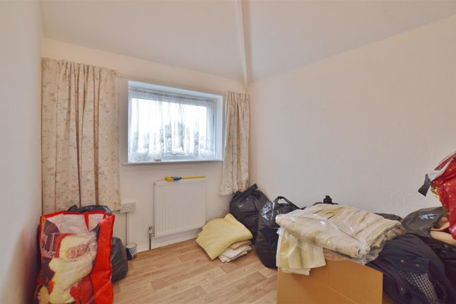 6, Northampton Avenue, Berkshire photo 4