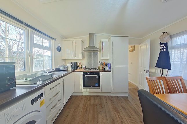 7, Grosvenor Avenue, Kings Langley photo 4