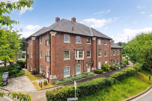 Thumbnail Flat for sale in Robins Court, Alresford, Hampshire