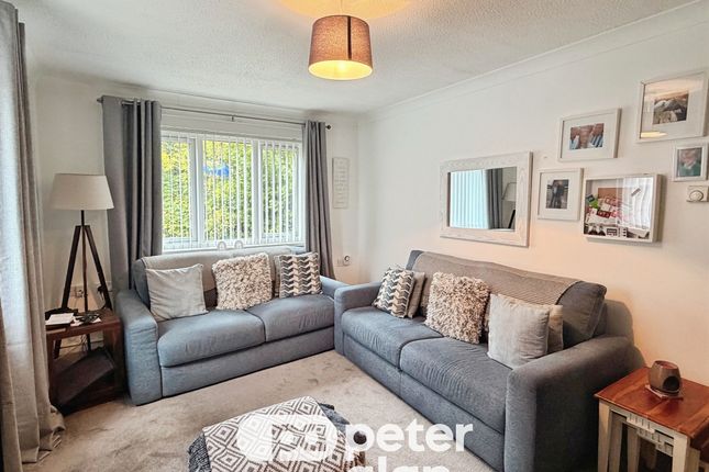 25, Clearwell Court, Newport photo 4