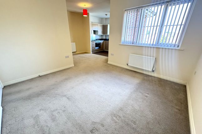42 Lakelot Close, Willenhall photo 2