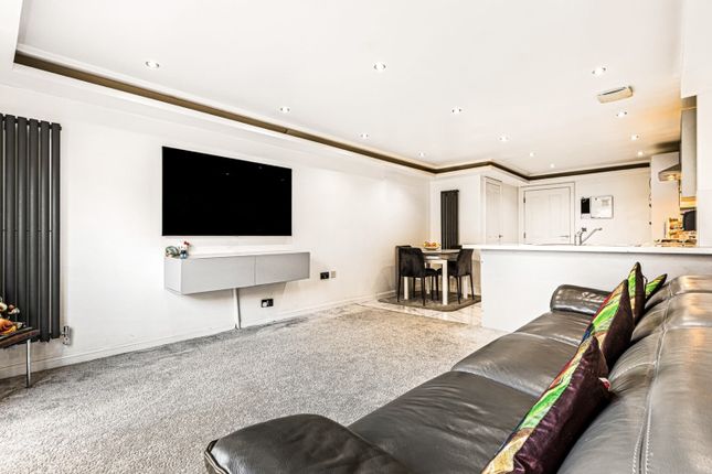13, Onyx Crescent, Leicester photo 3