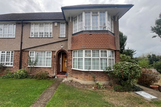 2-bed flat on 29, Oakwood Close, London, £220,000