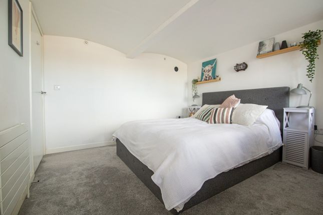 Flat to rent in Norfolk Place, Bristol