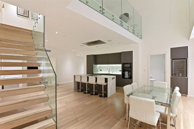 2-bed flat on G01, 28,, Lovat Lane, City Of London, £1,000,000