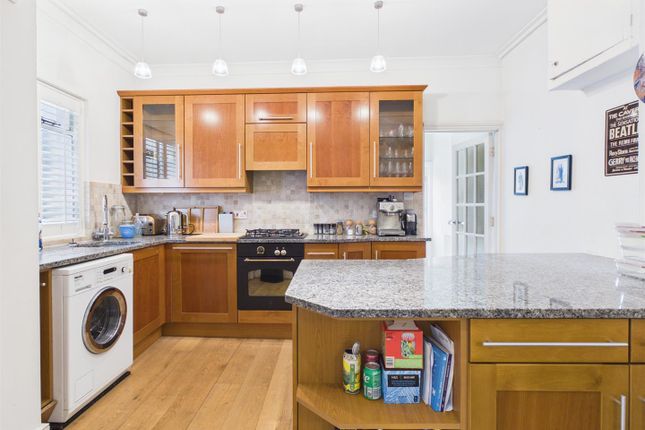 Flat 1, 23, Palmeira Square, Hove photo 3