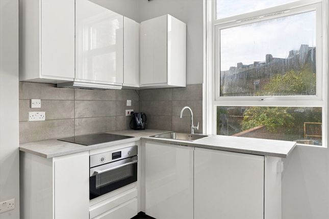 Flat 6, 21, Warwick Road, London photo 3