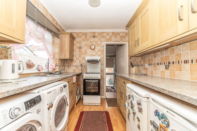 41 Sutherland Road, Southsea photo 4