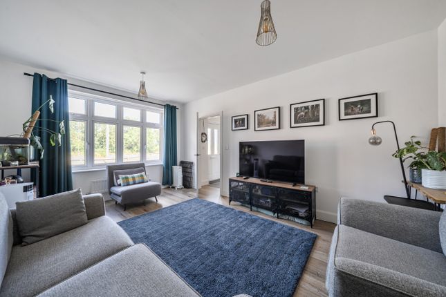 15, Huntley Way, Wokingham photo 2