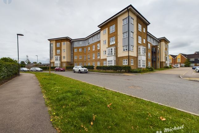 Thumbnail Flat for sale in Stadium Approach, Aylesbury, Buckinghamshire