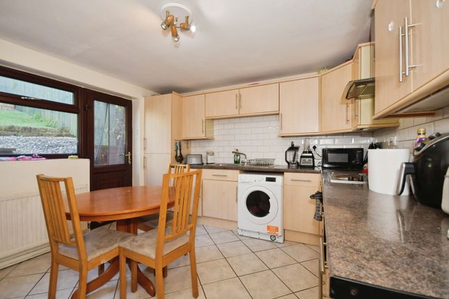 255, Holland Road, Chesterfield photo 2