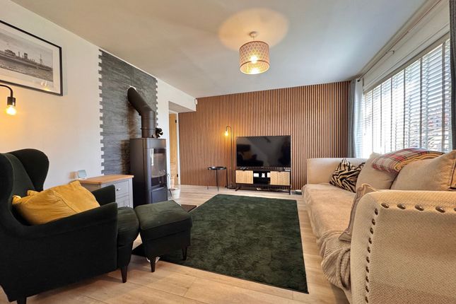 17 Charnwood Avenue, Nuneaton photo 3