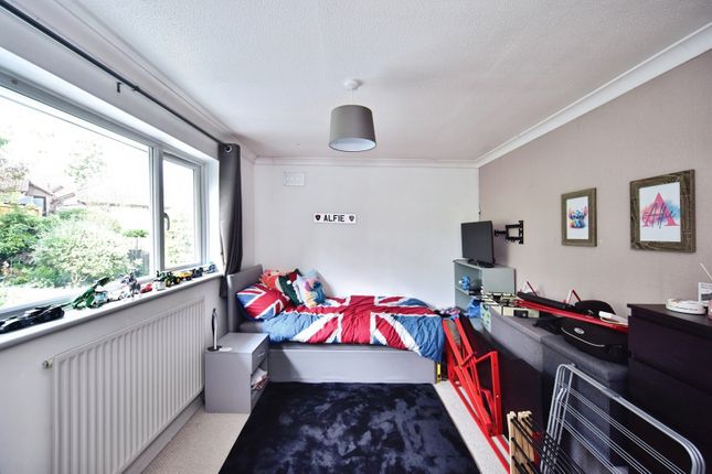 8, Woolaston Close, Kent photo 4