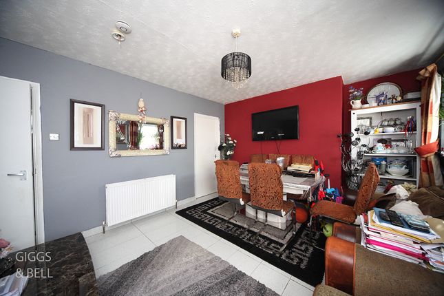 8, Ramsey Close, Luton photo 3