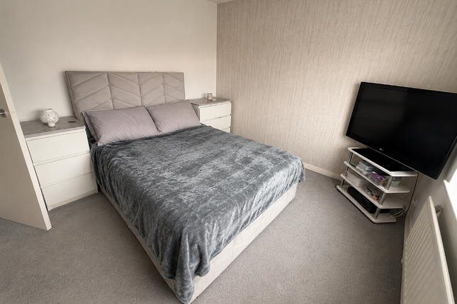 3, Devon Green, Cannock photo 4