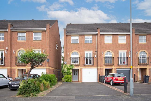 Thumbnail Town house for sale in Warren House Walk, Sutton Coldfield