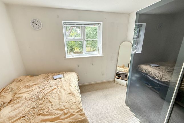 68 Redwood Close, Watford photo 4