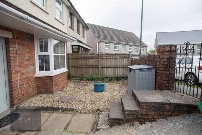 3, Swan Crescent, Ebbw Vale photo 2
