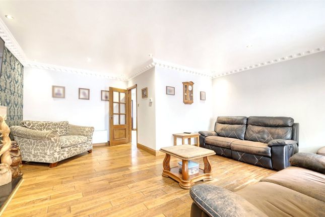 31b Bommel Avenue, Canvey Island photo 3