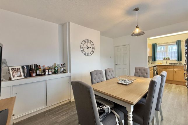 3, Castor Close, Brixham photo 4
