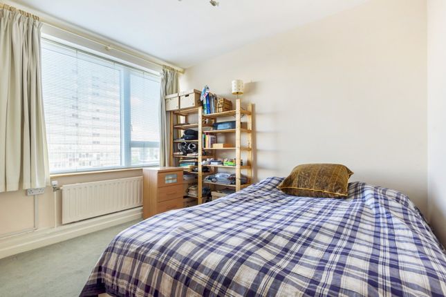 Flat 104, Millbank Court, 24, John Islip Street, London photo 4
