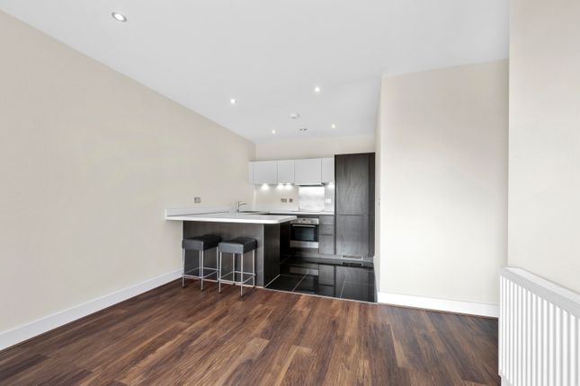 Flat 22 Spitfire House, 23, Coombe Lane, London photo 5