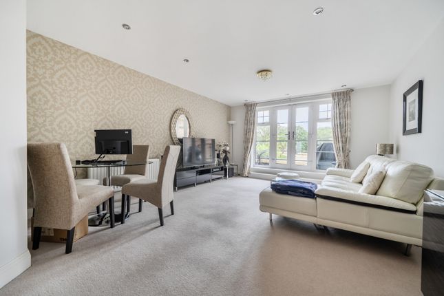 15, South Riding, Maidenhead photo 3