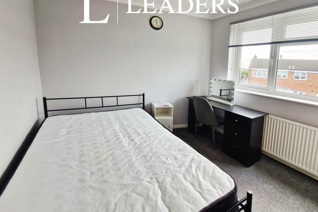 Room 4, 20, Pugh Place, Stanford-le-Hope photo 5