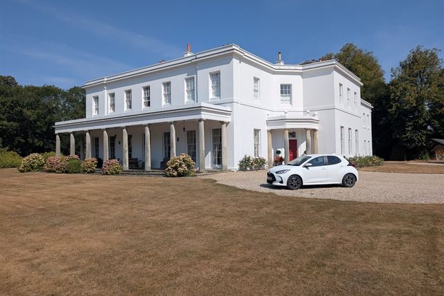 10 Walberton Park & Garage, The Street, ARUNDEL photo 2