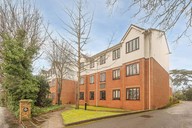 Thumbnail Flat for sale in Eversholt Court, Barnet