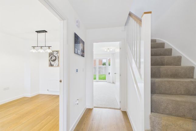31, Stonebeck Way, Gloucester photo 2